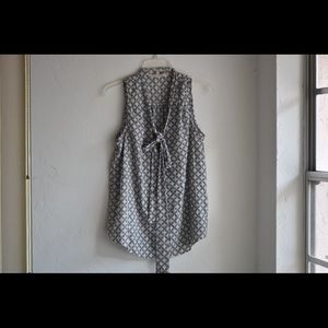 Hawthorn 41 black and white blouse